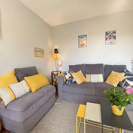 T2 Avec Balcon, Parking Et Proche - - Fr-1-245-187 Appartamento