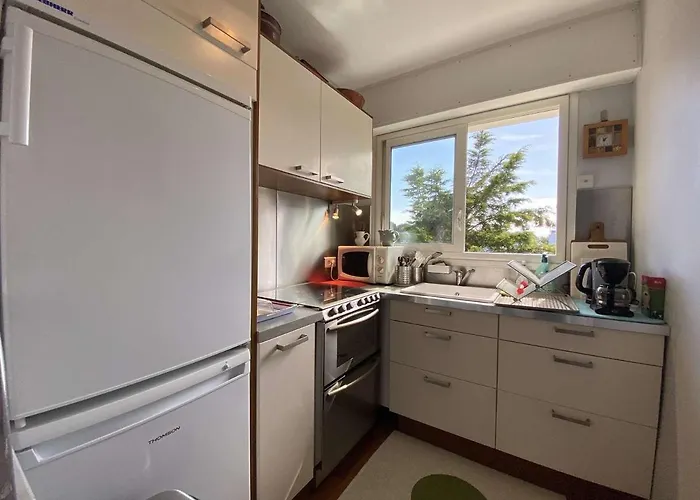 T2 Avec Balcon, Parking Et Proche - - Fr-1-245-187 La Baule